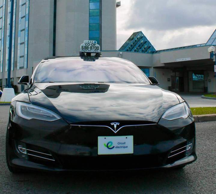 Livraison de colis en taxi Laval