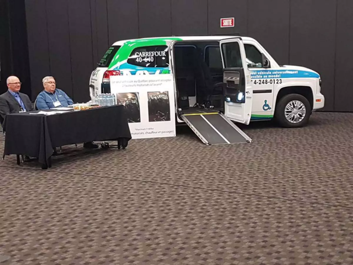 Véhicules adaptés pour une mobilité accessible à tous.